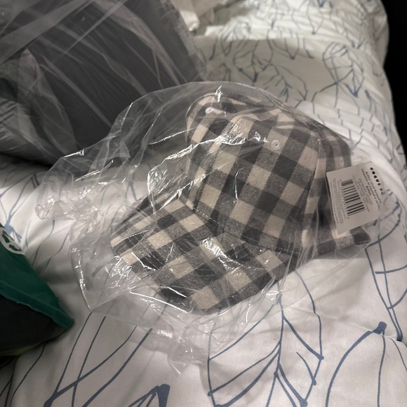 Hat - Picture 1 of 2